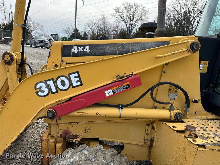 image for item EQ6588 1998 John Deere 310E backhoe