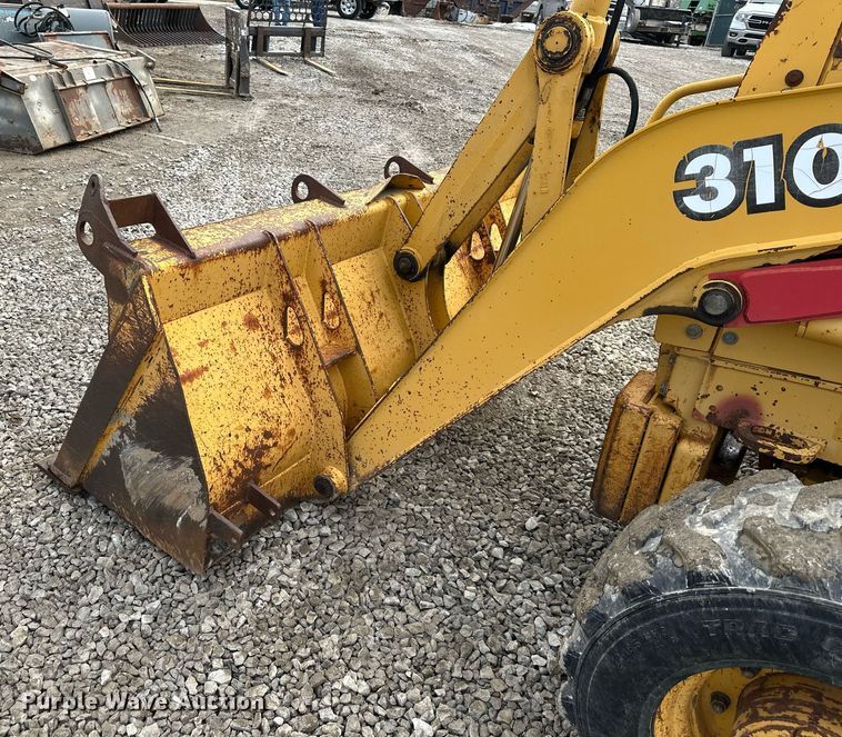 image for item EQ6588 1998 John Deere 310E backhoe