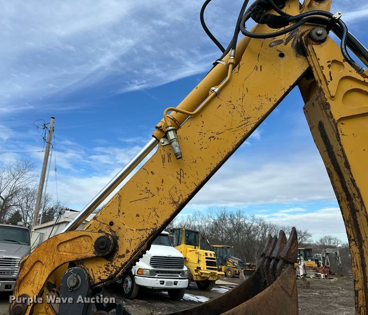 image for item EQ6588 1998 John Deere 310E backhoe