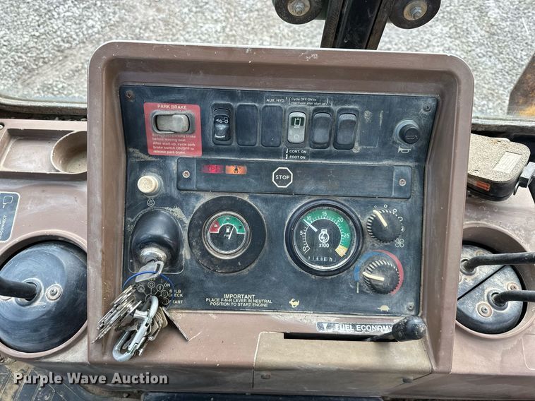 image for item EQ6588 1998 John Deere 310E backhoe