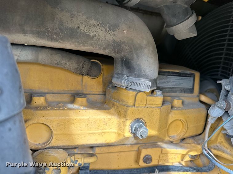 image for item EQ6588 1998 John Deere 310E backhoe