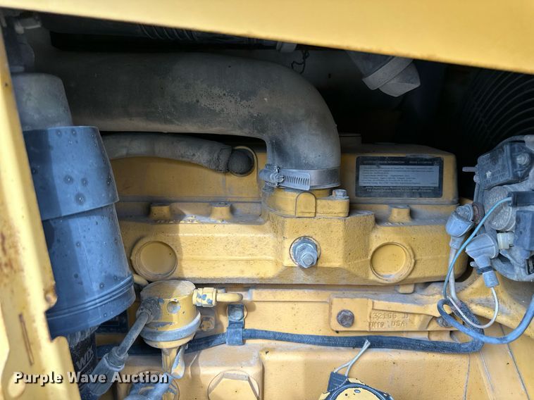 image for item EQ6588 1998 John Deere 310E backhoe