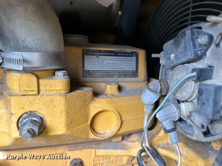 image for item EQ6588 1998 John Deere 310E backhoe