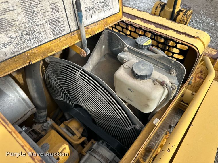 image for item EQ6588 1998 John Deere 310E backhoe