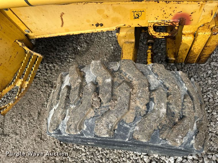 image for item EQ6588 1998 John Deere 310E backhoe