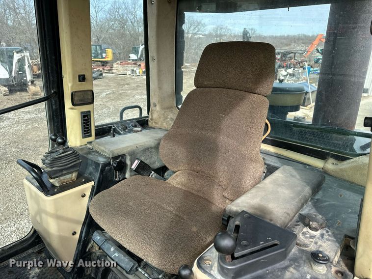 image for item EQ6589 2003 Caterpillar 963C track loader