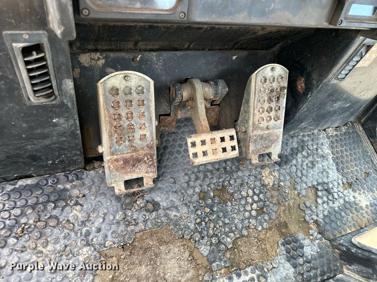 image for item EQ6589 2003 Caterpillar 963C track loader