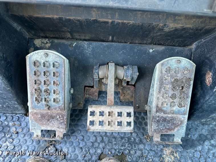 image for item EQ6589 2003 Caterpillar 963C track loader