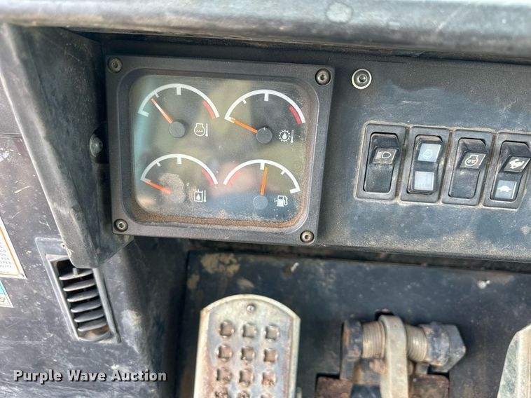 image for item EQ6589 2003 Caterpillar 963C track loader