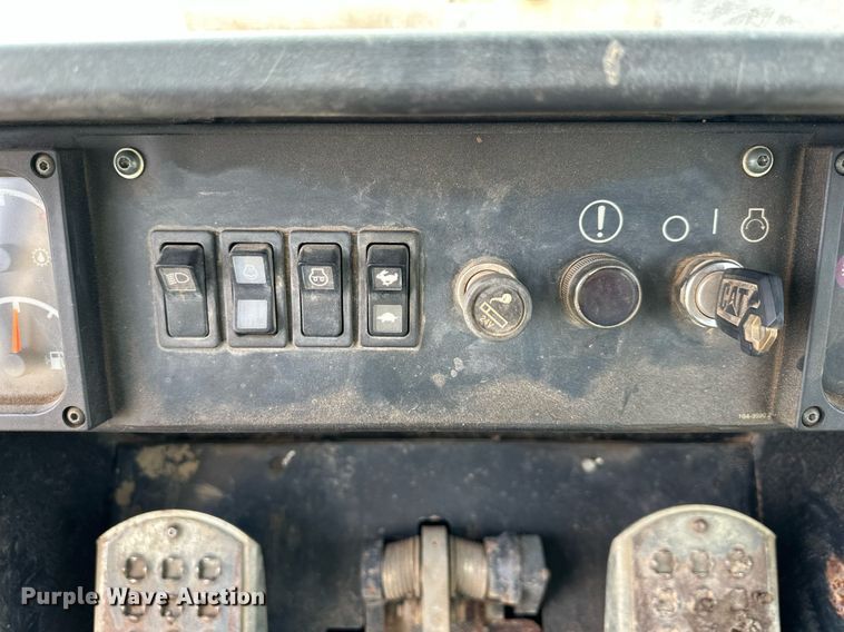 image for item EQ6589 2003 Caterpillar 963C track loader