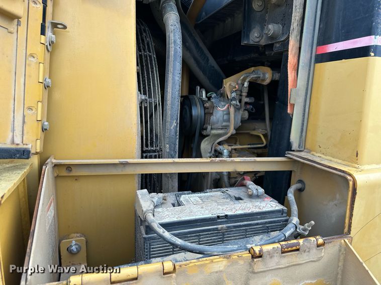 image for item EQ6589 2003 Caterpillar 963C track loader