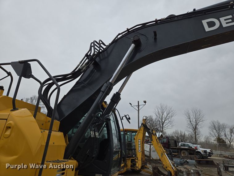 image for item EQ6591 2015 John Deere  245G LC  excavator