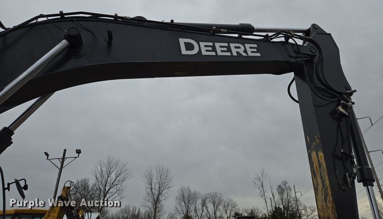 image for item EQ6591 2015 John Deere  245G LC  excavator