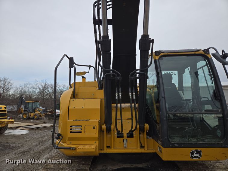 image for item EQ6591 2015 John Deere  245G LC  excavator