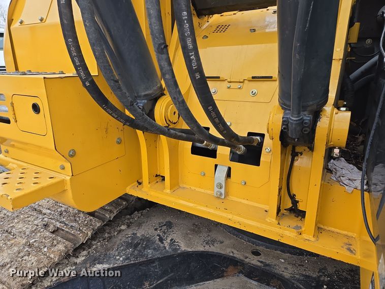 image for item EQ6591 2015 John Deere  245G LC  excavator