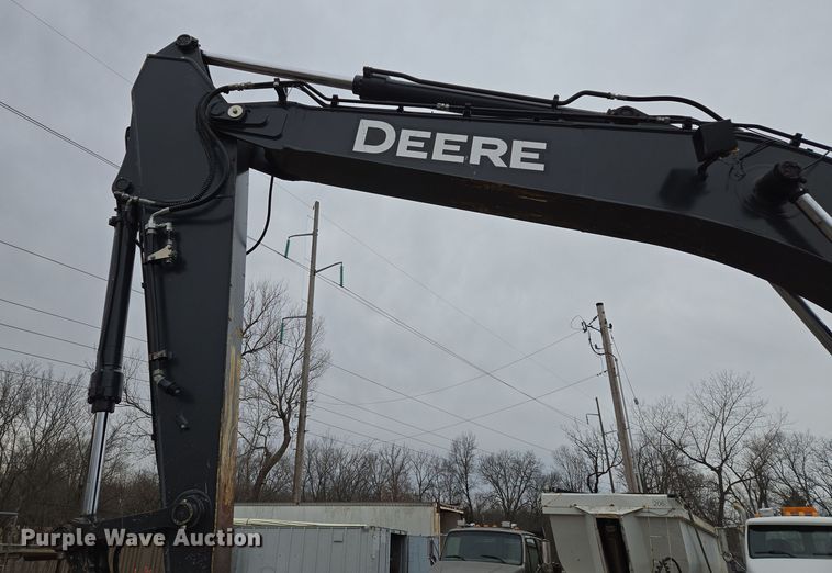 image for item EQ6591 2015 John Deere  245G LC  excavator