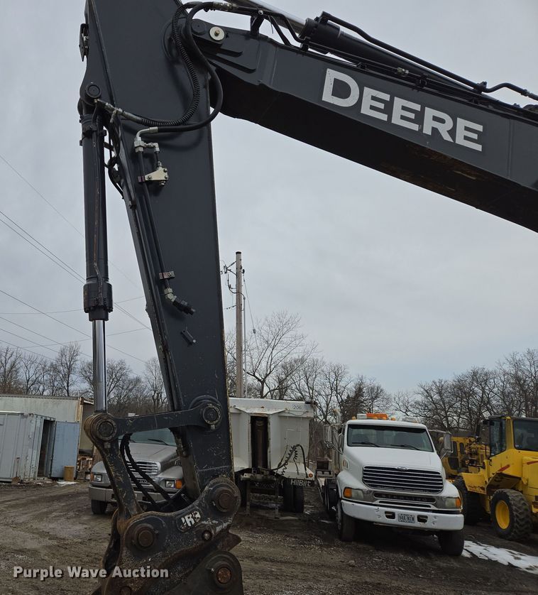 image for item EQ6591 2015 John Deere  245G LC  excavator