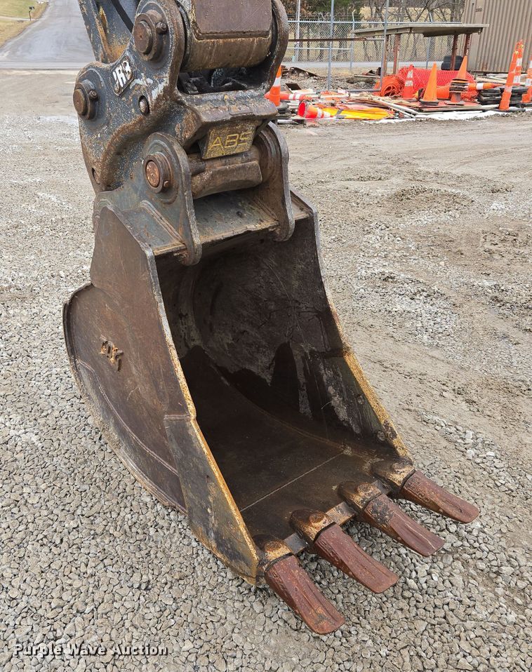 image for item EQ6591 2015 John Deere  245G LC  excavator