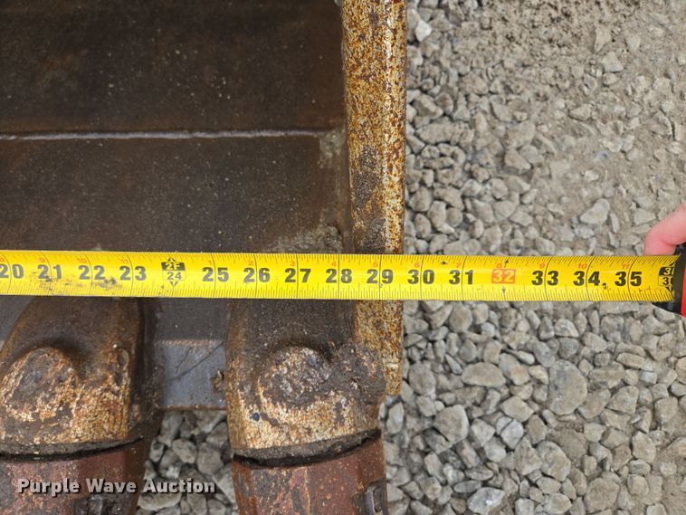 image for item EQ6591 2015 John Deere  245G LC  excavator