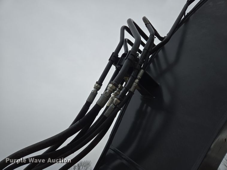 image for item EQ6591 2015 John Deere  245G LC  excavator