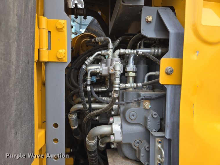 image for item EQ6591 2015 John Deere  245G LC  excavator