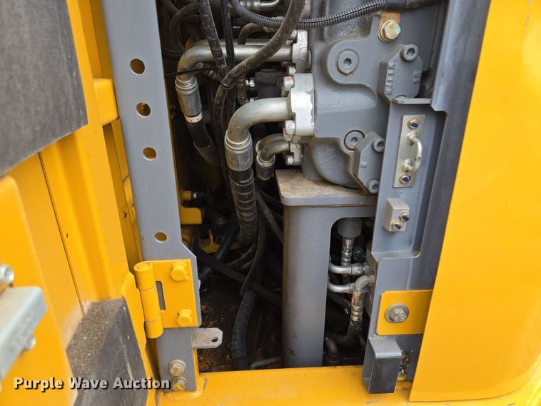 image for item EQ6591 2015 John Deere  245G LC  excavator