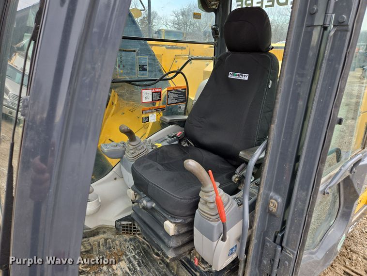 image for item EQ6591 2015 John Deere  245G LC  excavator