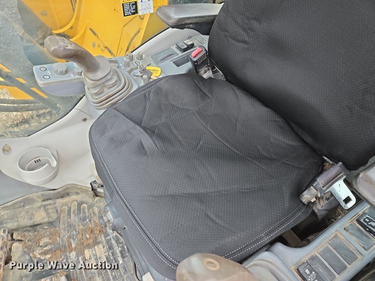 image for item EQ6591 2015 John Deere  245G LC  excavator