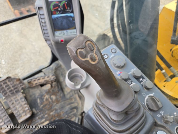 image for item EQ6591 2015 John Deere  245G LC  excavator