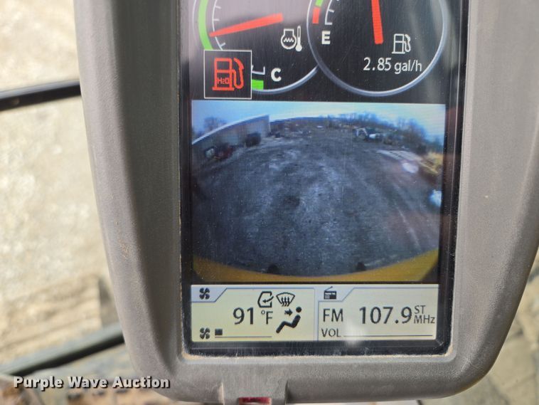 image for item EQ6591 2015 John Deere  245G LC  excavator