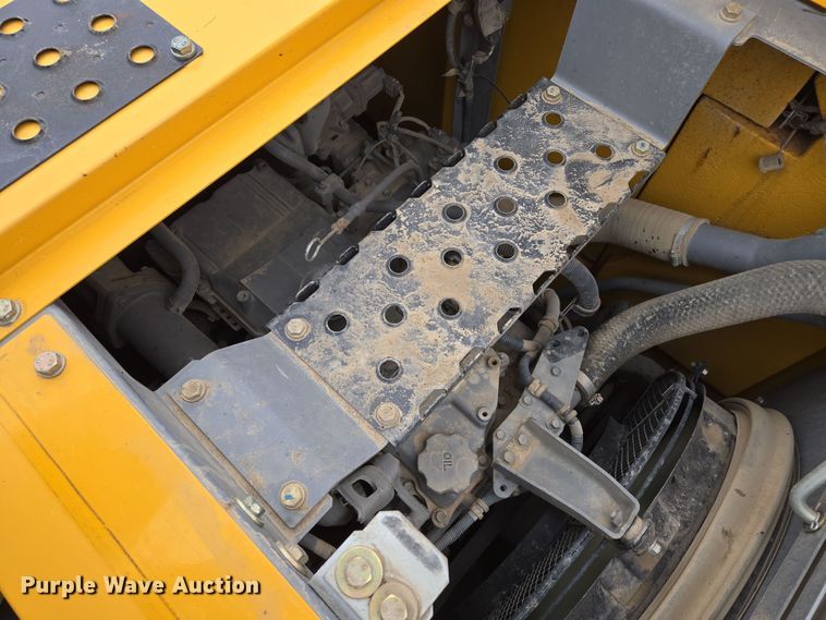 image for item EQ6591 2015 John Deere  245G LC  excavator