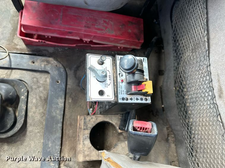 image for item EQ6592 2004 Sterling L-Line semi truck