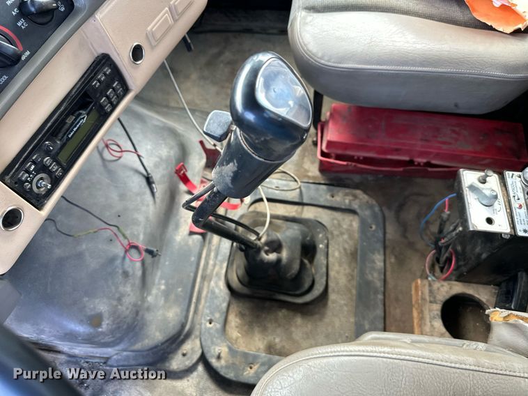 image for item EQ6592 2004 Sterling L-Line semi truck