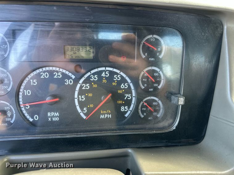 image for item EQ6592 2004 Sterling L-Line semi truck