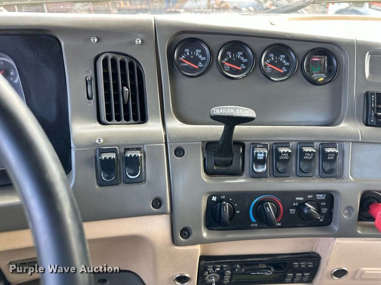 image for item EQ6592 2004 Sterling L-Line semi truck