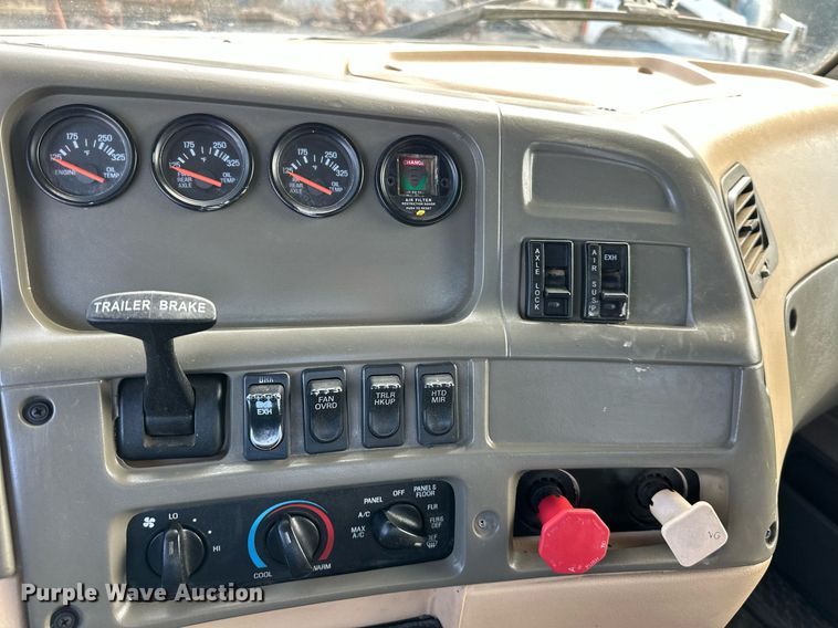 image for item EQ6592 2004 Sterling L-Line semi truck