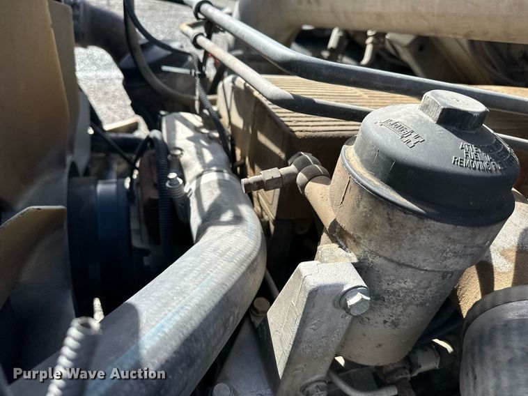 image for item EQ6592 2004 Sterling L-Line semi truck