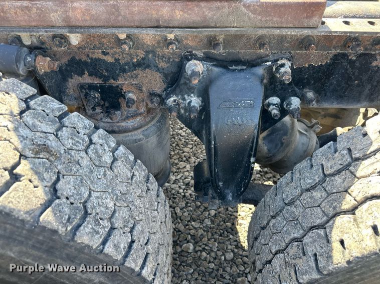 image for item EQ6592 2004 Sterling L-Line semi truck