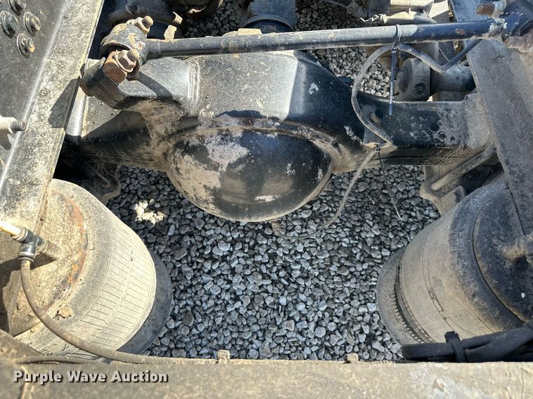 image for item EQ6592 2004 Sterling L-Line semi truck