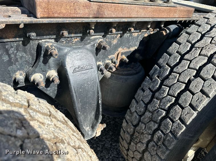 image for item EQ6592 2004 Sterling L-Line semi truck