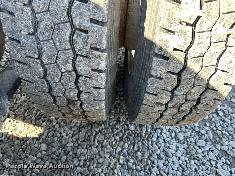 image for item EQ6592 2004 Sterling L-Line semi truck