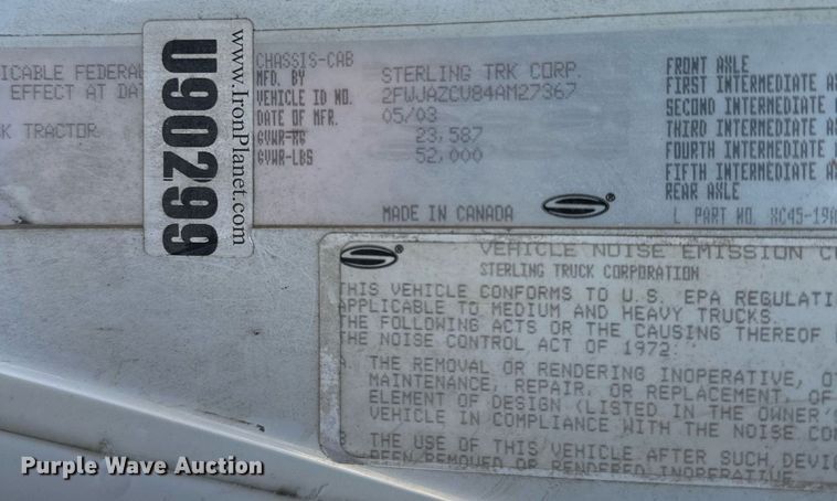 image for item EQ6592 2004 Sterling L-Line semi truck