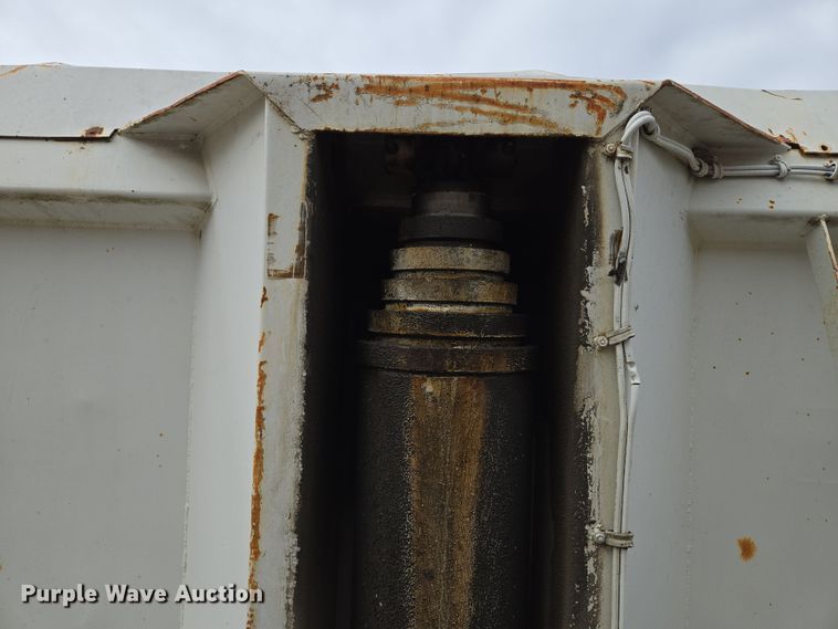 image for item EQ6595 1995 Hilbilt  end dump trailer