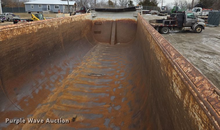 image for item EQ6595 1995 Hilbilt  end dump trailer