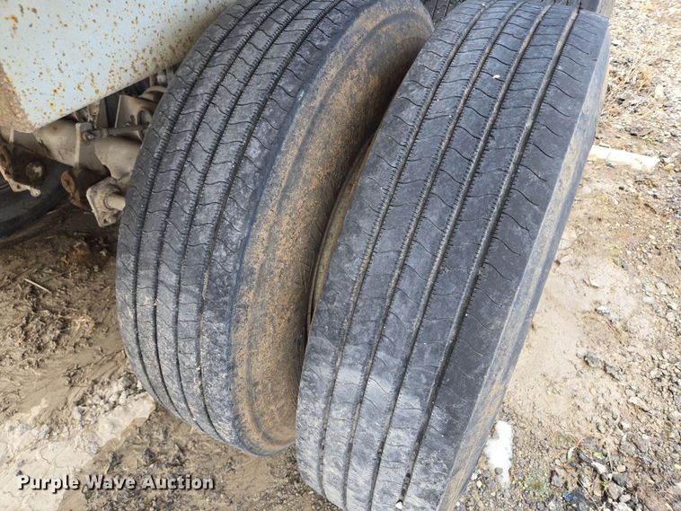 image for item EQ6595 1995 Hilbilt  end dump trailer