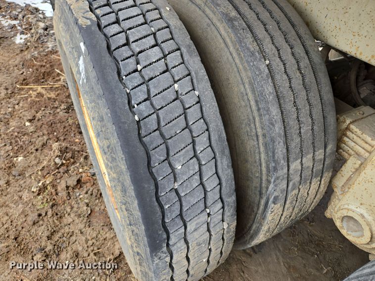 image for item EQ6595 1995 Hilbilt  end dump trailer