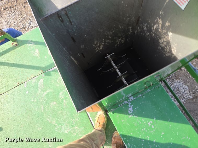 image for item EQ6597 2004 Easy Lawn  hydroseeder