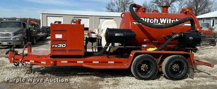 image for item EQ6600 2013 Ditch Witch FX30 vacuum excavator