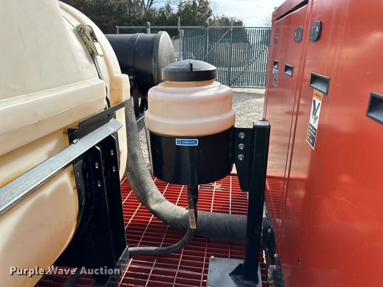 image for item EQ6600 2013 Ditch Witch FX30 vacuum excavator