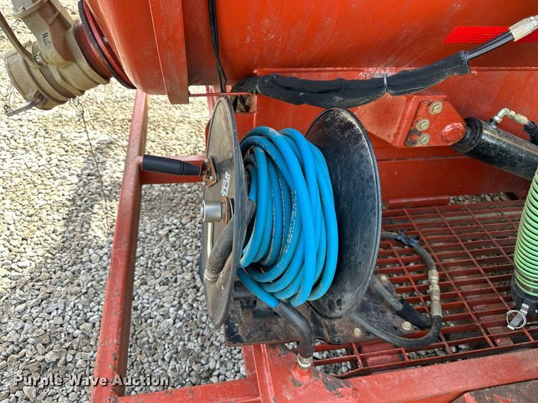 image for item EQ6600 2013 Ditch Witch FX30 vacuum excavator